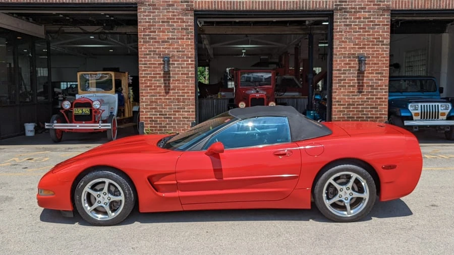 2000 Chevrolet Corvette C5 - Image 2 of 12
