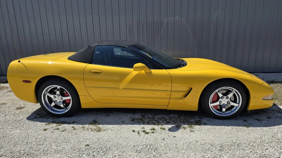 2000 Chevrolet Corvette C5 - Image 2 of 14