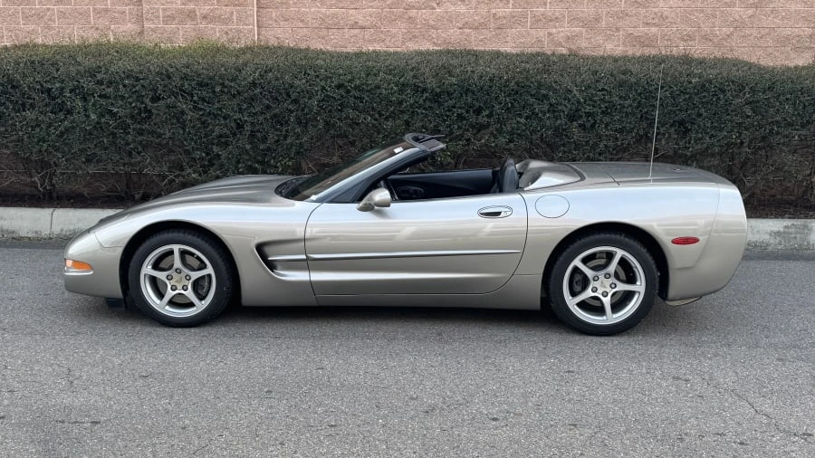 2000 Chevrolet Corvette C5 - Image 2 of 13