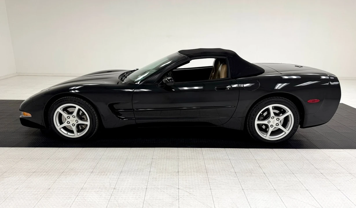 2000 Chevrolet Corvette C5 - Image 3 of 31