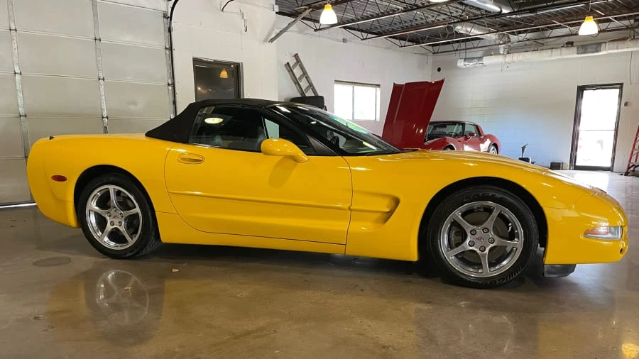 2000 Chevrolet Corvette C5 - Image 2 of 10