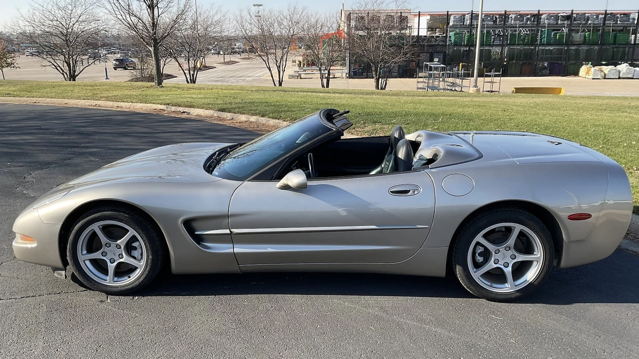 2000 Chevrolet Corvette C5 - Image 2 of 14