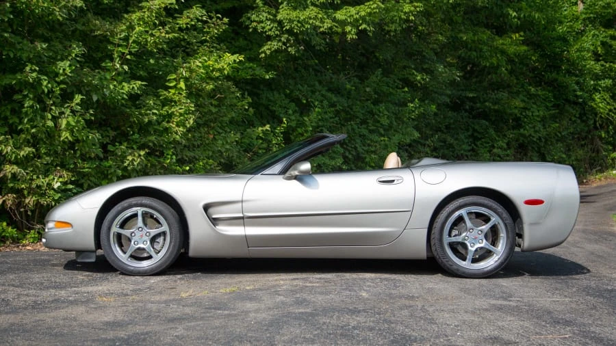 2000 Chevrolet Corvette C5 - Image 2 of 12