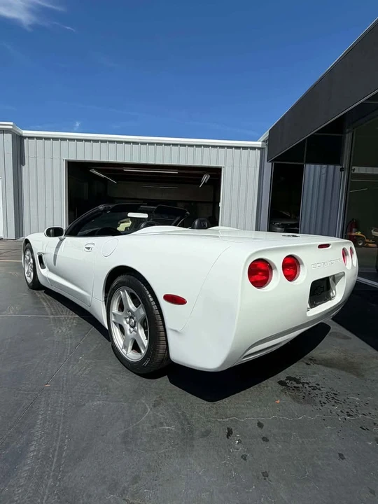 2000 Chevrolet Corvette C5 - Image 2 of 10