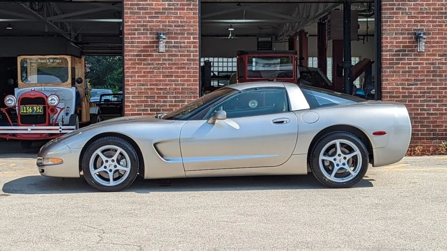 2000 Chevrolet Corvette C5 - Image 2 of 13