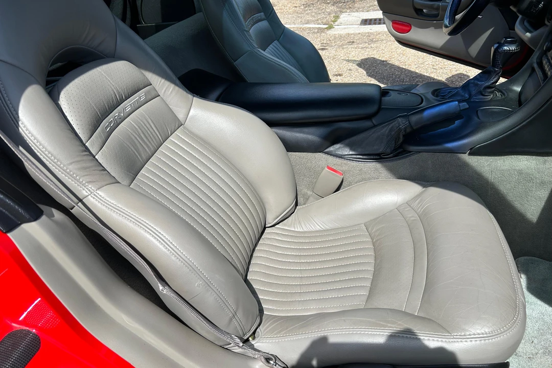 2000 Chevrolet Corvette C5 - Image 25 of 31