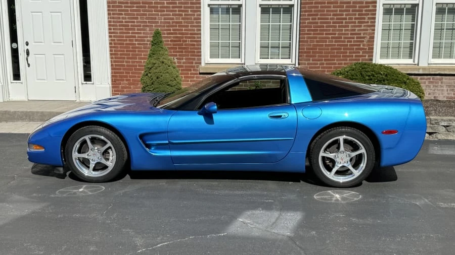 2000 Chevrolet Corvette C5 - Image 2 of 8