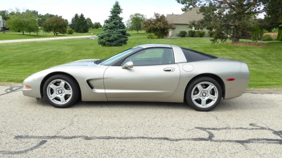 2000 Chevrolet Corvette C5 - Image 2 of 9