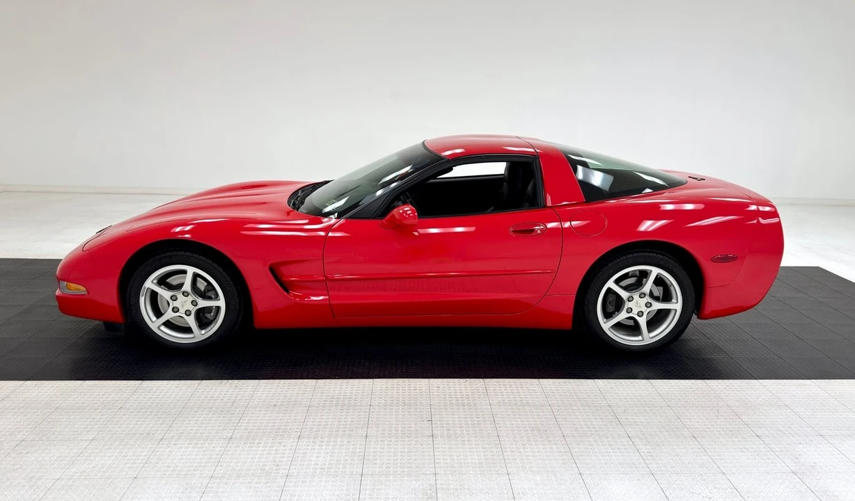 2000 Chevrolet Corvette C5 - Image 2 of 12