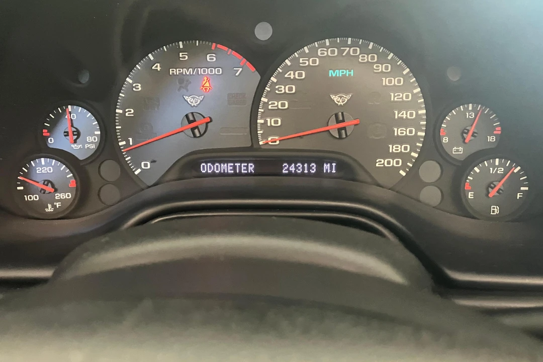 2000 Chevrolet Corvette C5 - Image 25 of 31