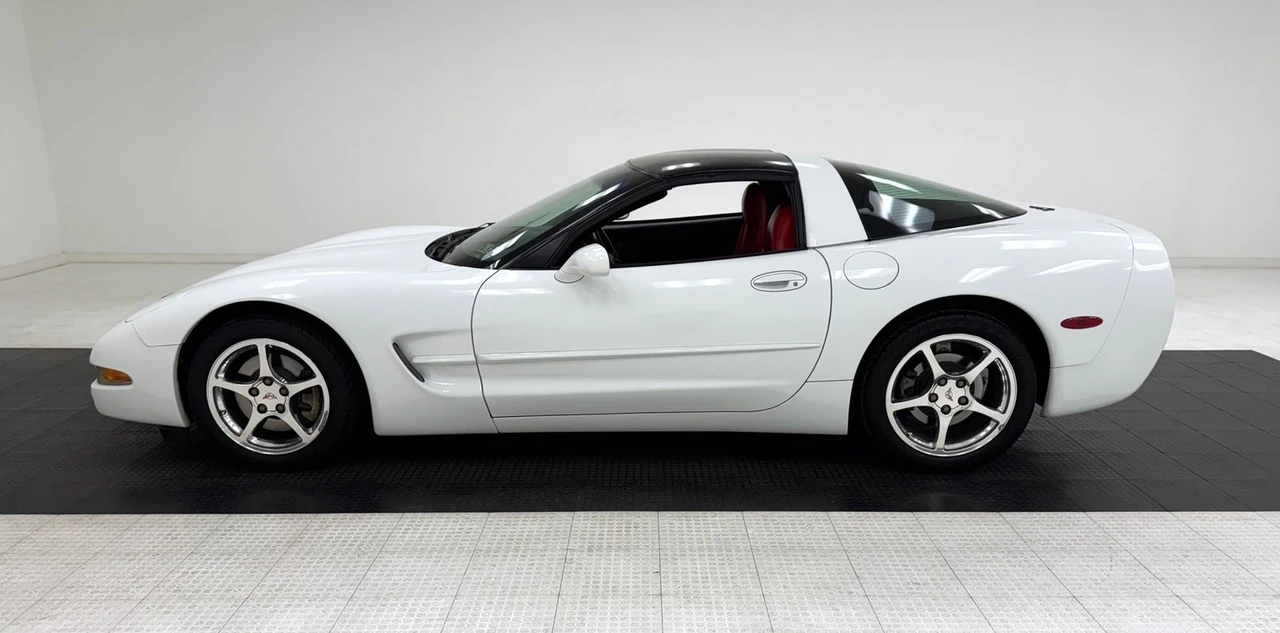 2000 Chevrolet Corvette C5 - Image 2 of 31