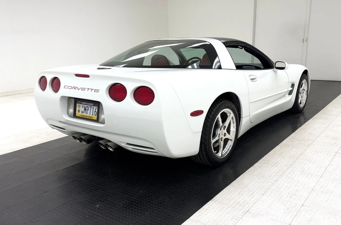 2000 Chevrolet Corvette C5 - Image 5 of 31