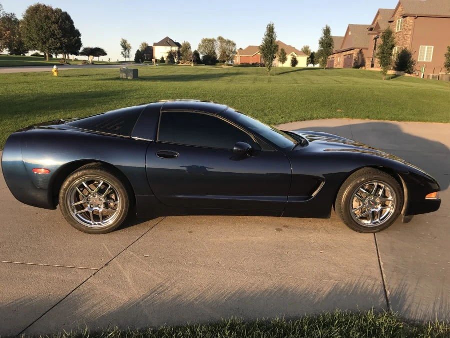 2000 Chevrolet Corvette C5 - Image 2 of 10
