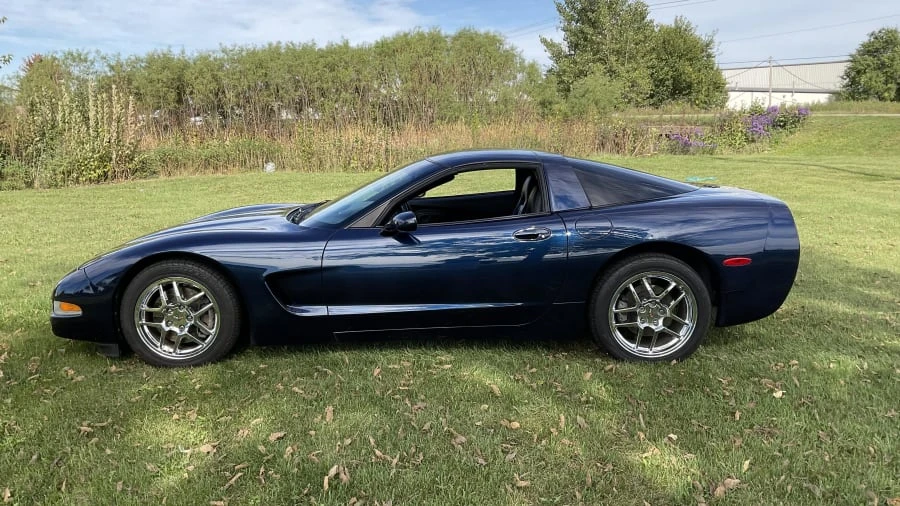 2000 Chevrolet Corvette C5 - Image 2 of 9