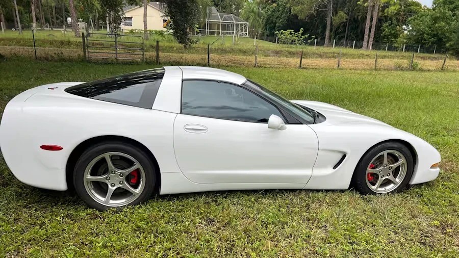 2000 Chevrolet Corvette C5 - Image 2 of 18