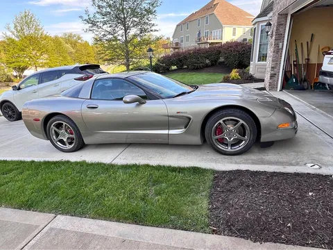 2000 Chevrolet Corvette Coupe 2D