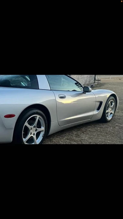 2000 Chevrolet Corvette C5 - Image 2 of 12