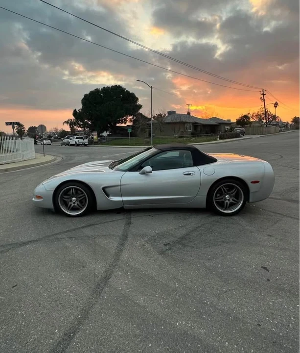 2000 Chevrolet Corvette C5 - Image 2 of 15