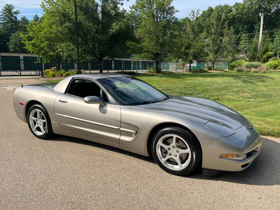 2000 Chevrolet Corvette C5 - Image 2 of 24