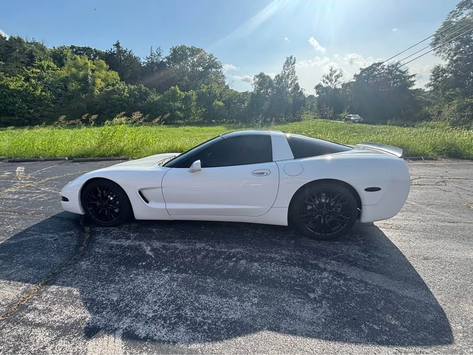 2000 Chevrolet Corvette C5 - Image 2 of 10