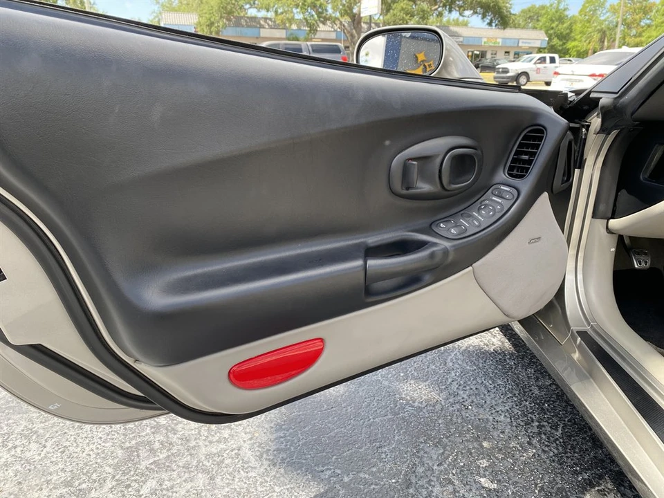 2000 Chevrolet Corvette C5 - Image 18 of 31
