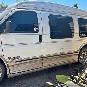 2000 Chevrolet Express 1500 Passenger Van