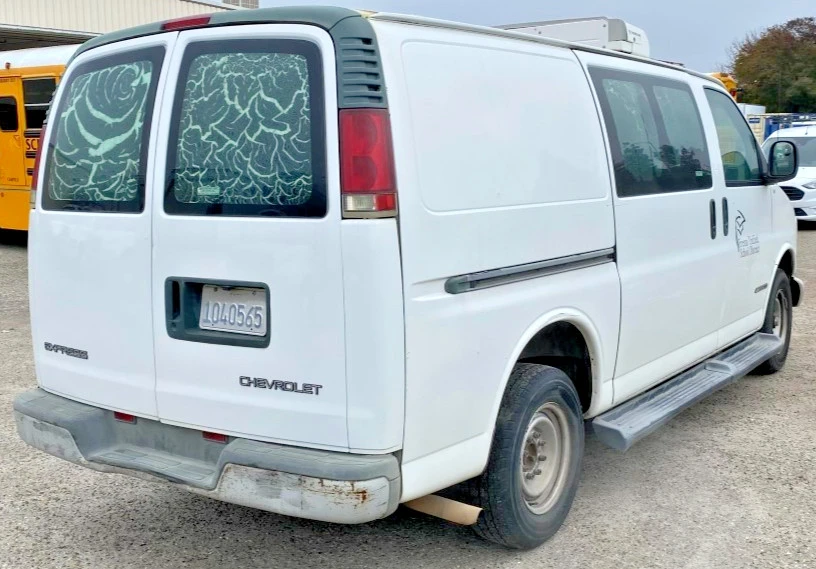 2000 Chevrolet Express - Image 4 of 20