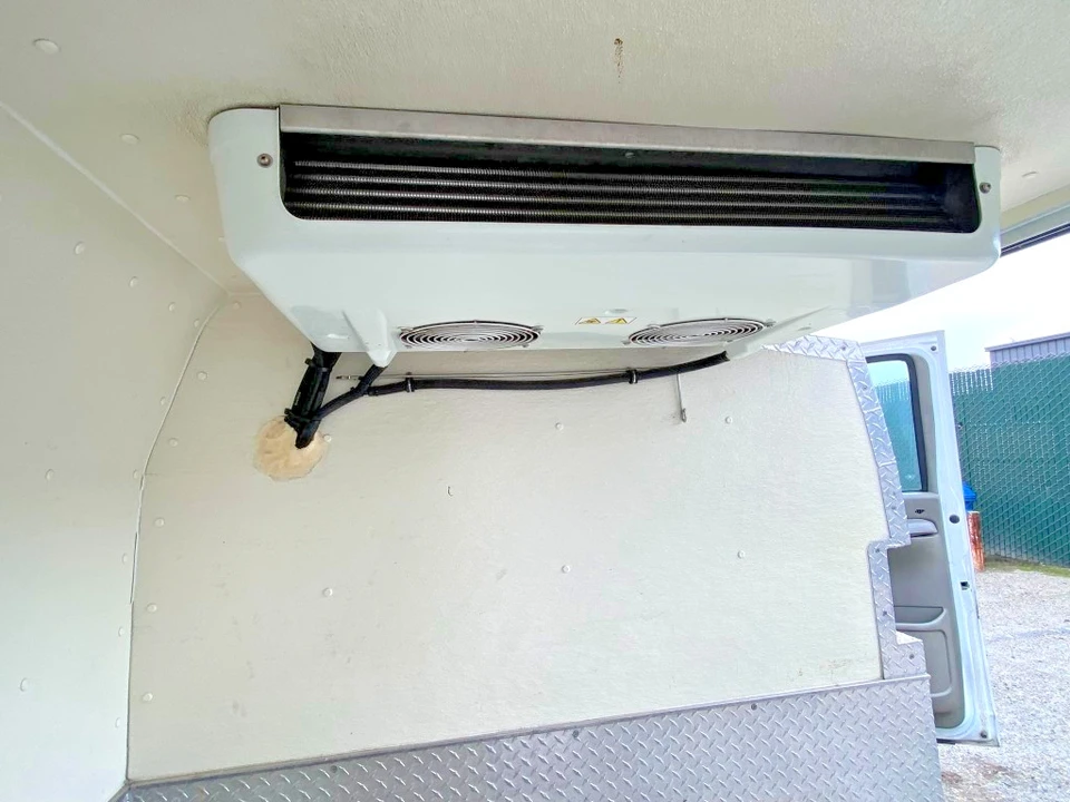 2000 Chevrolet Express - Image 13 of 20
