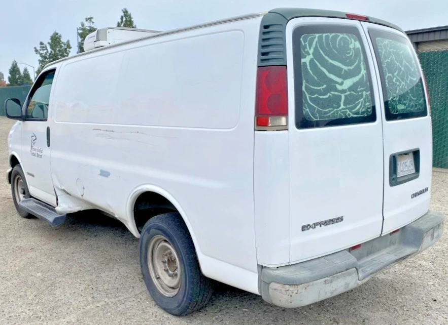 2000 Chevrolet Express - Image 3 of 20