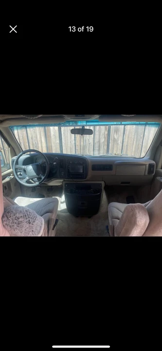 2000 Chevrolet Express - Image 10 of 13