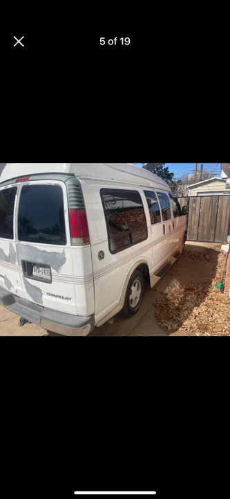 2000 Chevrolet Express - Image 4 of 13