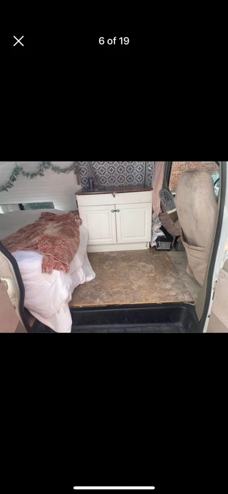 2000 Chevrolet Express - Image 5 of 13