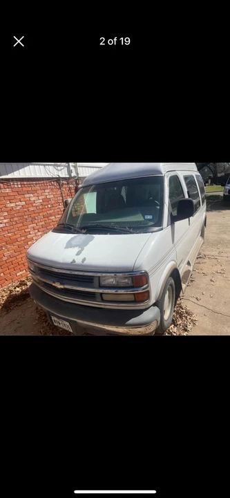 2000 Chevrolet Express - Image 2 of 13
