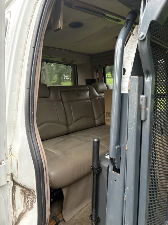 2000 Chevrolet Express - Image 3 of 6