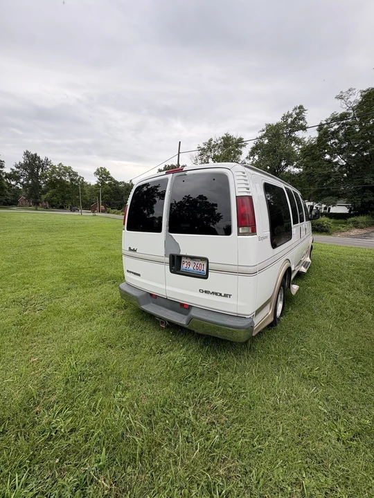 2000 Chevrolet Express - Image 6 of 6