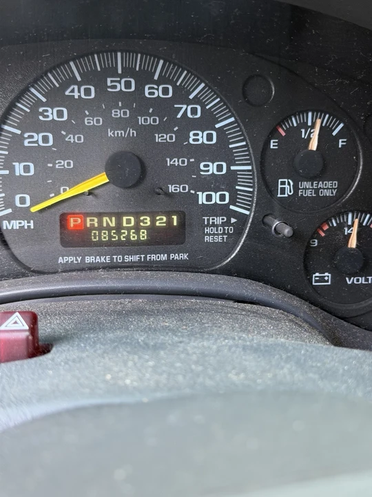 2000 Chevrolet Express - Image 7 of 9
