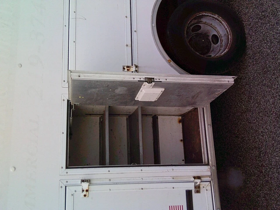 2000 Chevrolet Express - Image 13 of 21