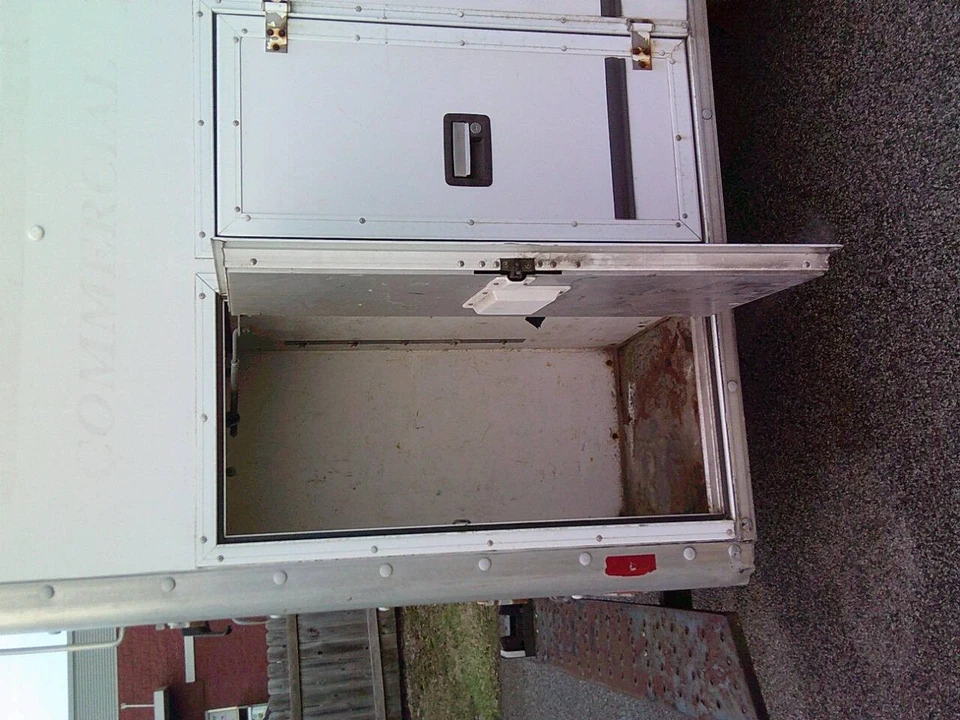 2000 Chevrolet Express - Image 12 of 21