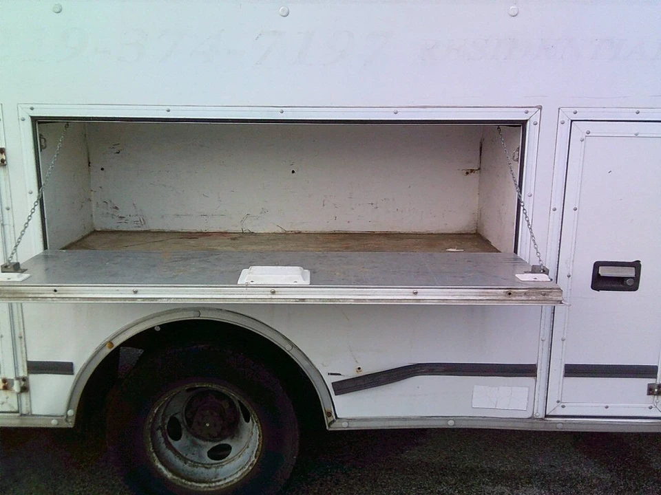 2000 Chevrolet Express - Image 14 of 21