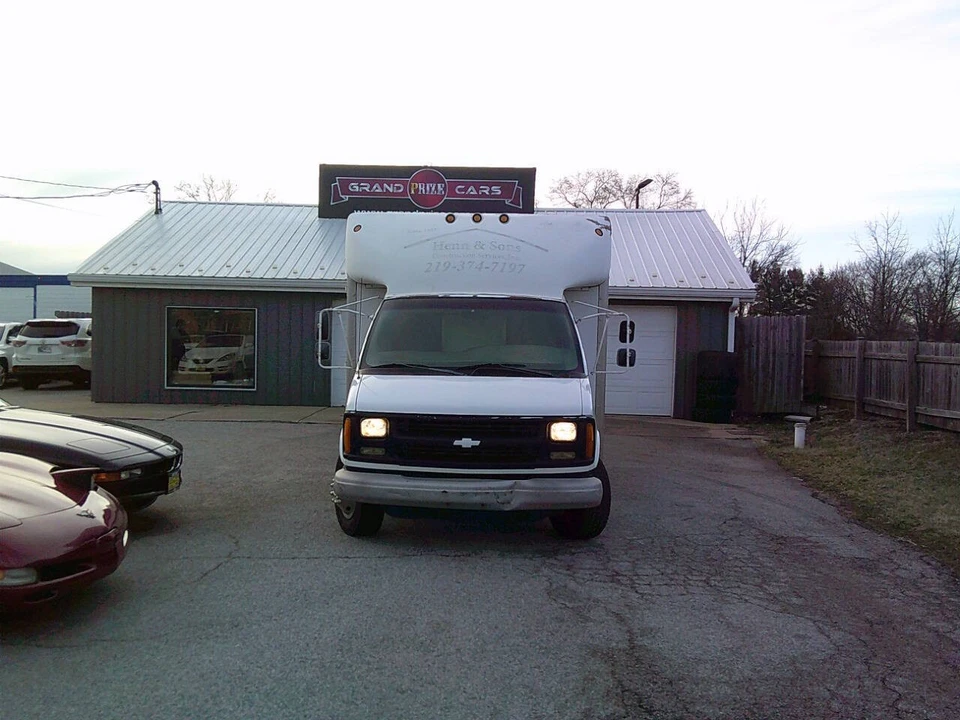 2000 Chevrolet Express - Image 3 of 21