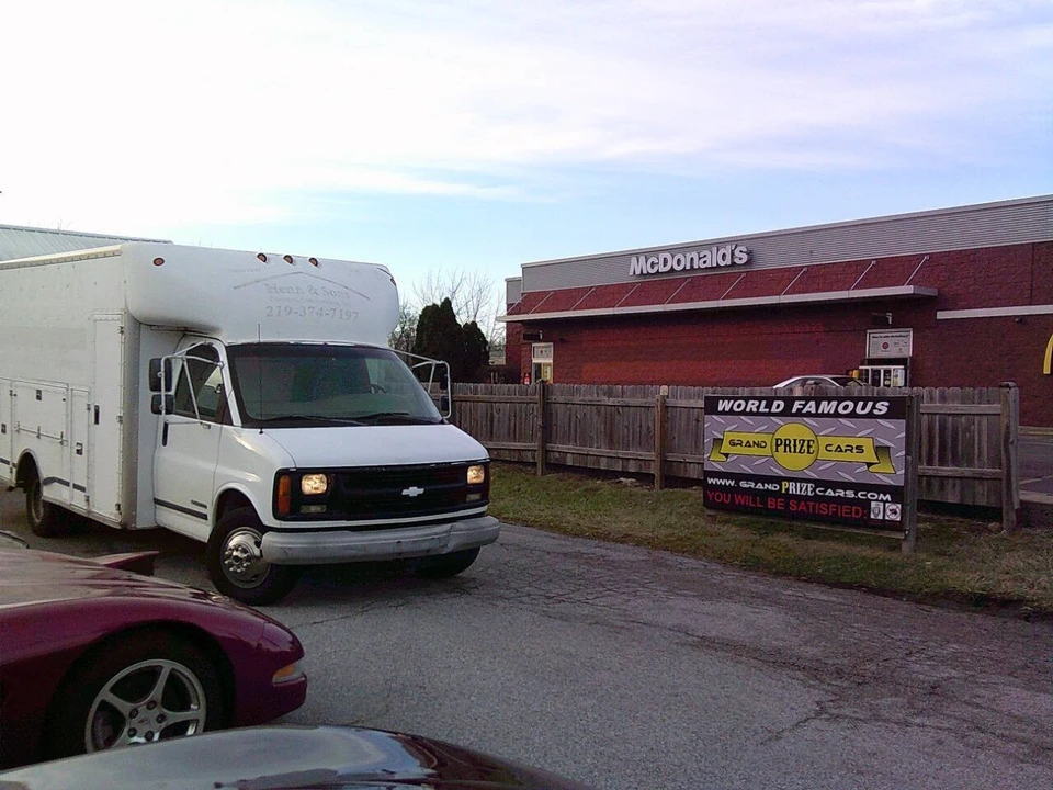 2000 Chevrolet Express - Image 17 of 21