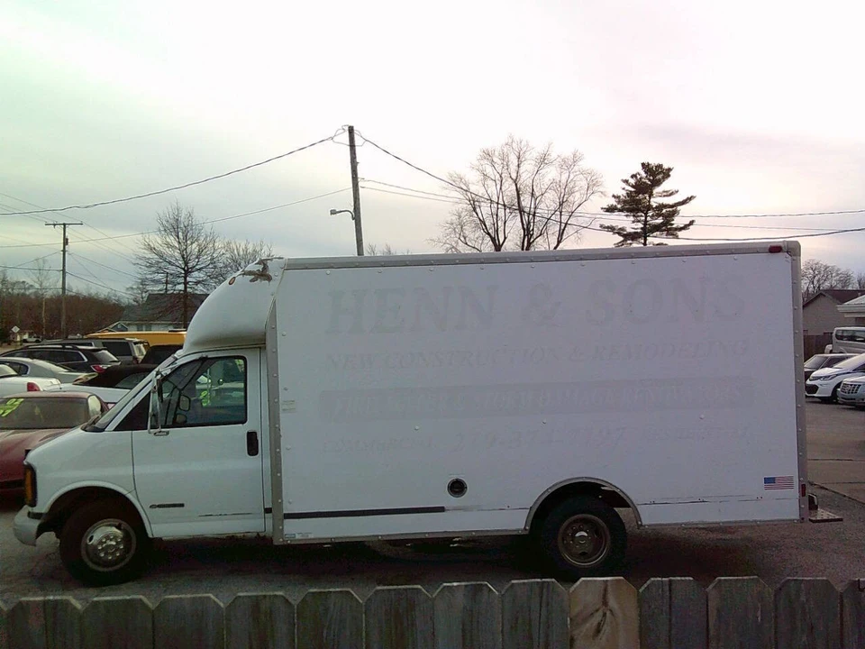 2000 Chevrolet Express - Image 4 of 21