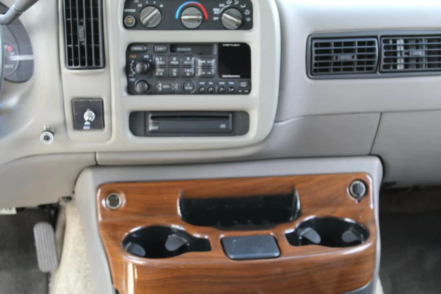 2000 Chevrolet Express - Image 12 of 22