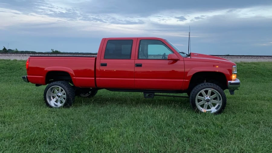 2000 Chevrolet C/K 4th Gen - Image 2 of 9