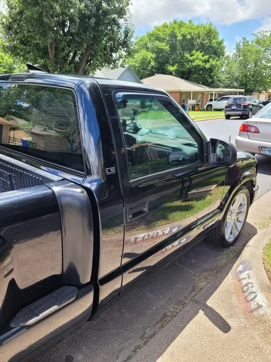 2000 Chevrolet S-10 - Image 5 of 10