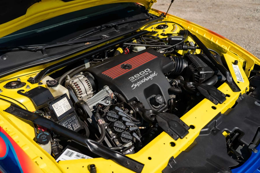 2000 Chevrolet Monte Carlo 6th Gen - Image 14 of 18