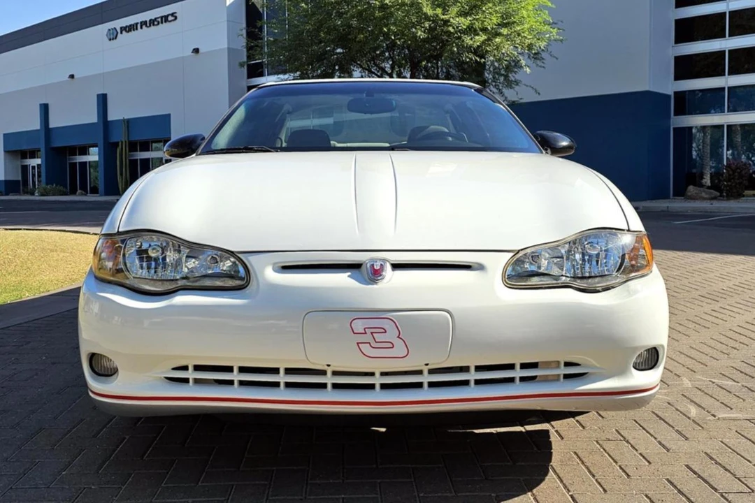 2000 Chevrolet Monte Carlo 6th Gen - Image 2 of 31