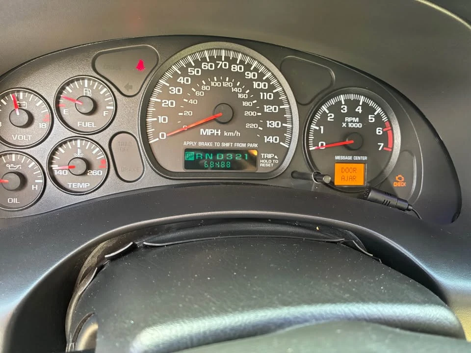 2000 Chevrolet Monte Carlo 6th Gen - Image 2 of 10