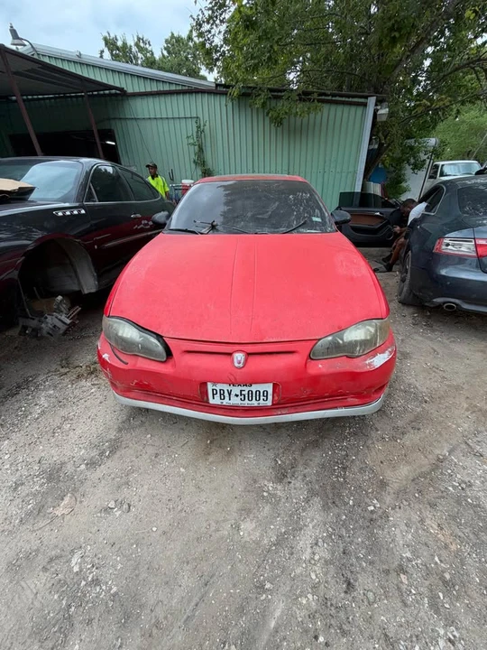 2000 Chevrolet Monte Carlo 6th Gen - Image 5 of 8