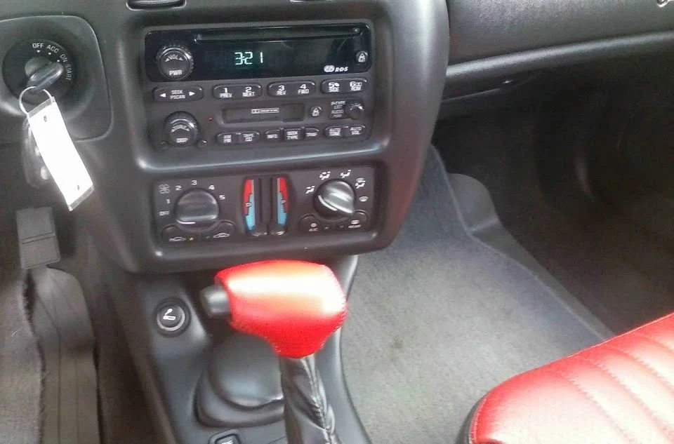 2000 Chevrolet Monte Carlo 6th Gen - Image 7 of 8
